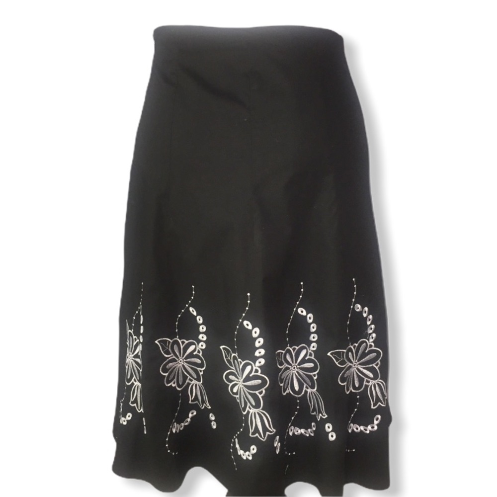 TWEEDS Floral Embroidered Skirt